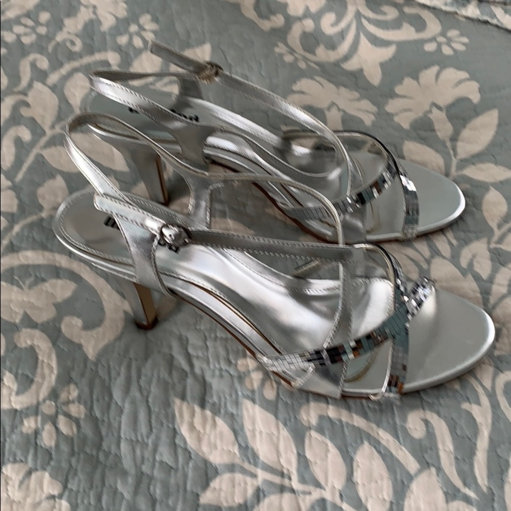 Shoes - Picture 2 of 4